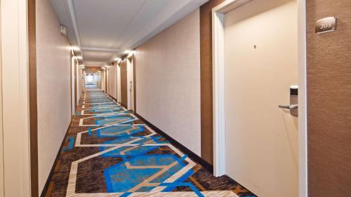 Best Western Inn Buffalo Airport - image 3