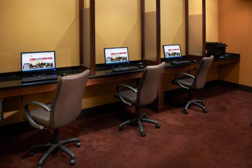 Buffalo Marriott Niagara - image 3