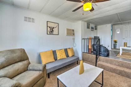Colorful Bullhead City Home by Rotary Park! - image 7