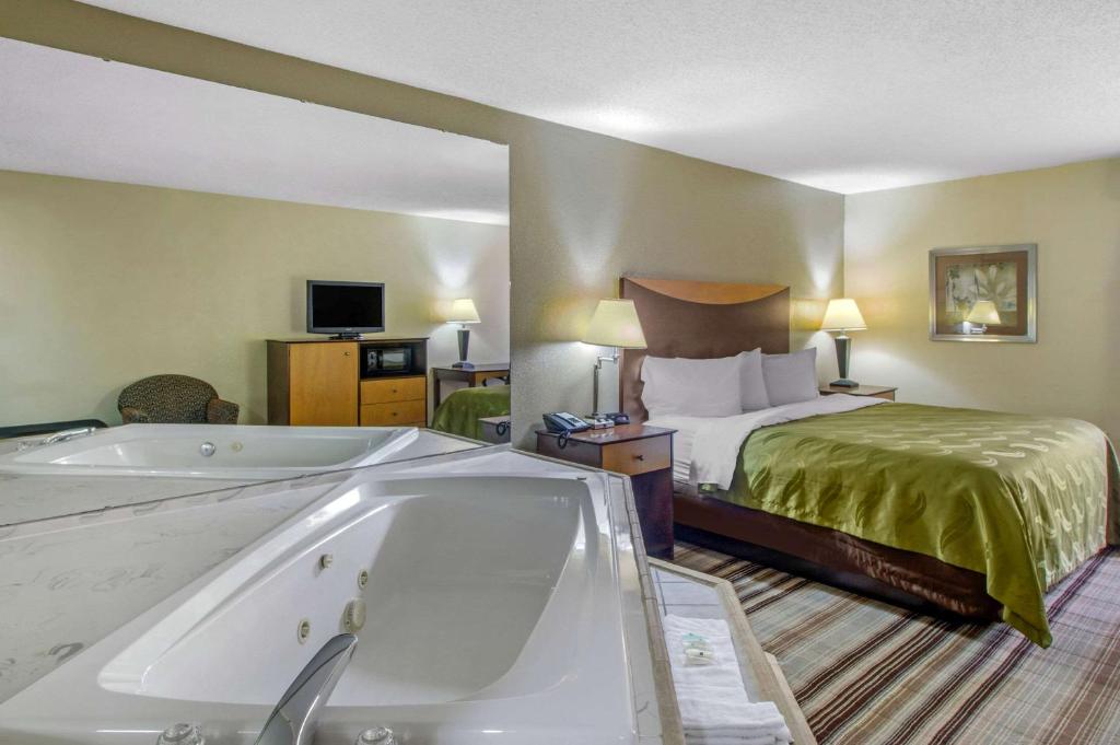 Quality Inn Bulls Gap - image 4