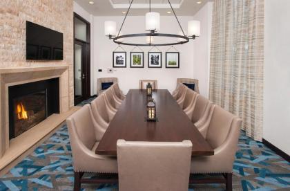 Hilton Garden Inn Burbank Downtown - image 15