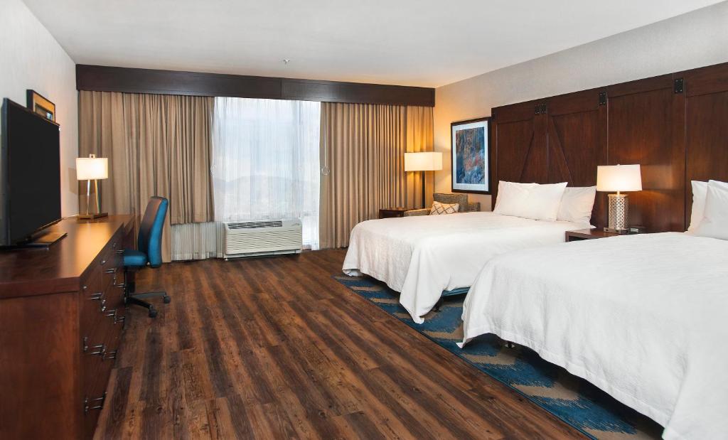 Hilton Garden Inn Burbank Downtown - image 2