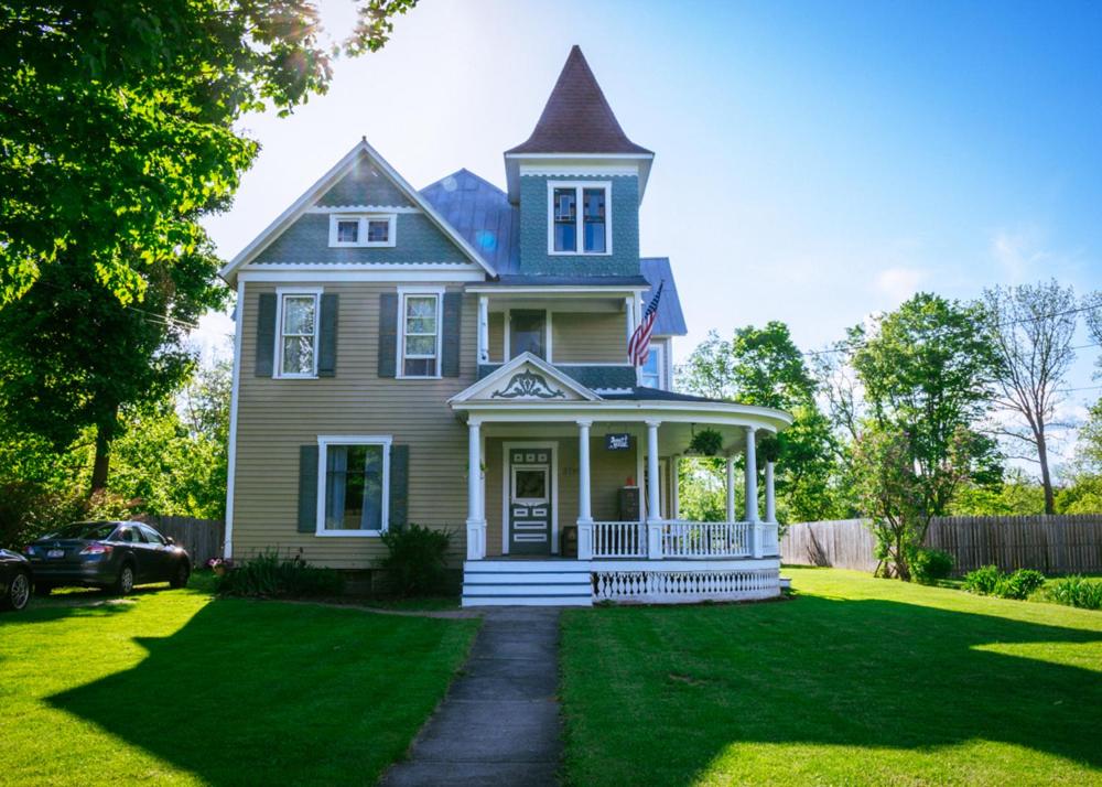 Burdett House Bed & Breakfast - main image