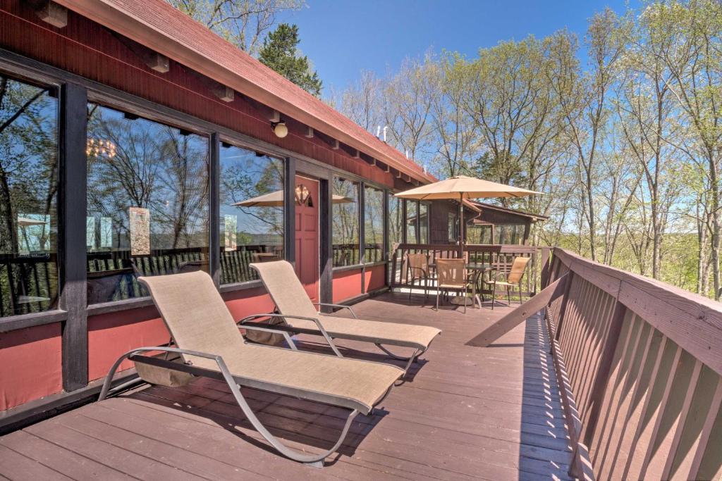 Ledge Lodge with Pool and Cumberland Valley Views! - main image
