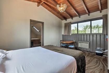 Burkesville Apt with Deck Views and Pool Access! - image 11