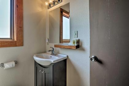 Burkesville Apt with Deck Views and Pool Access! - image 4