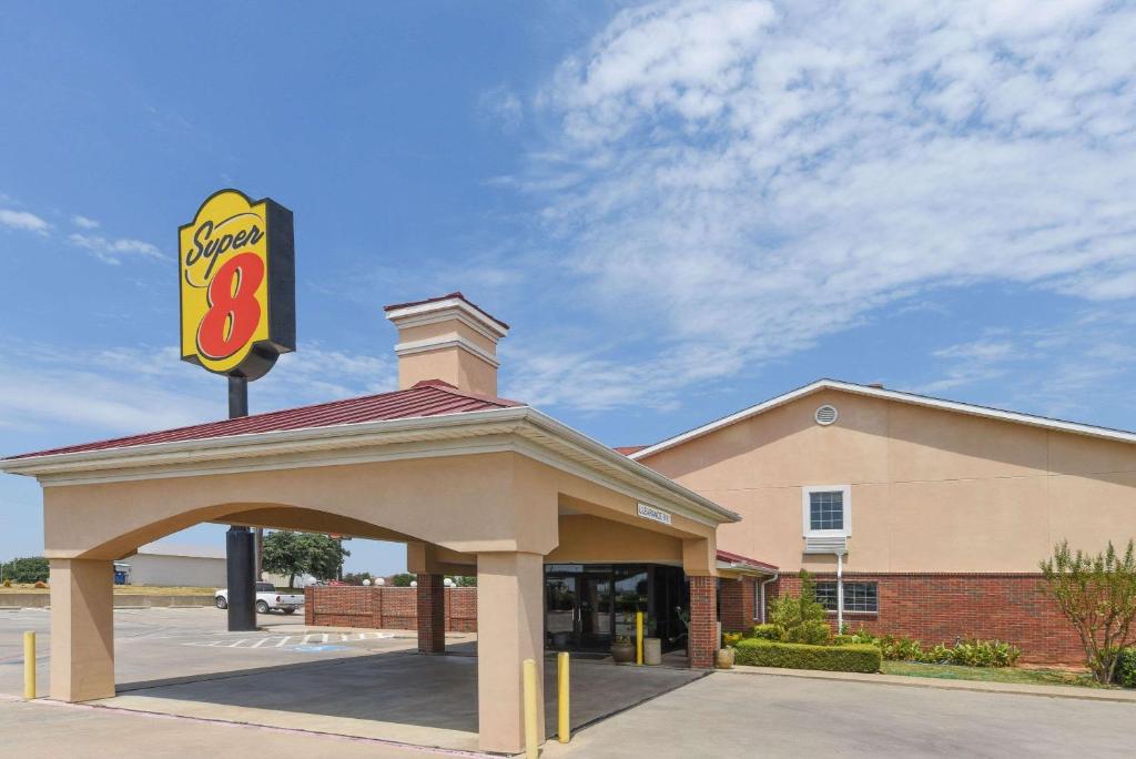 Super 8 by Wyndham Burleson Fort Worth Area - main image