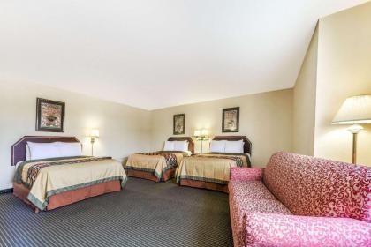 Super 8 by Wyndham Burleson Fort Worth Area - image 6