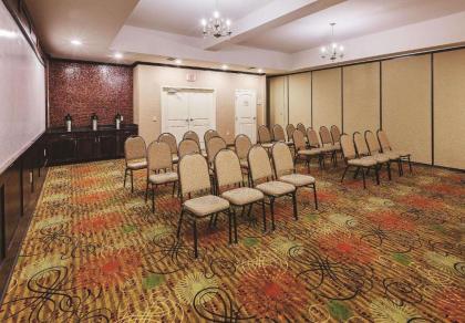 La Quinta by Wyndham Burleson - image 3