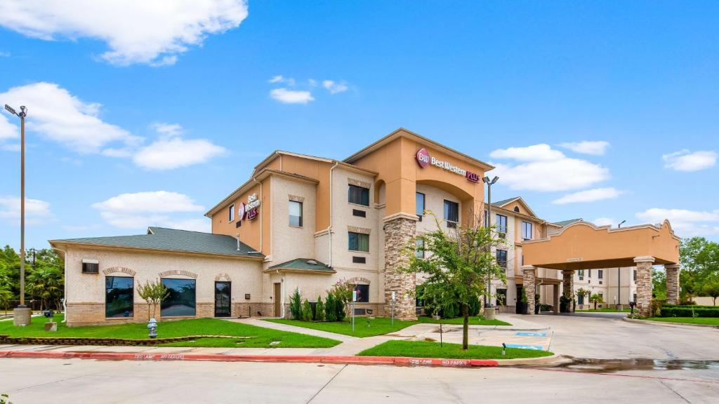 Best Western Plus Burleson Inn & Suites - main image
