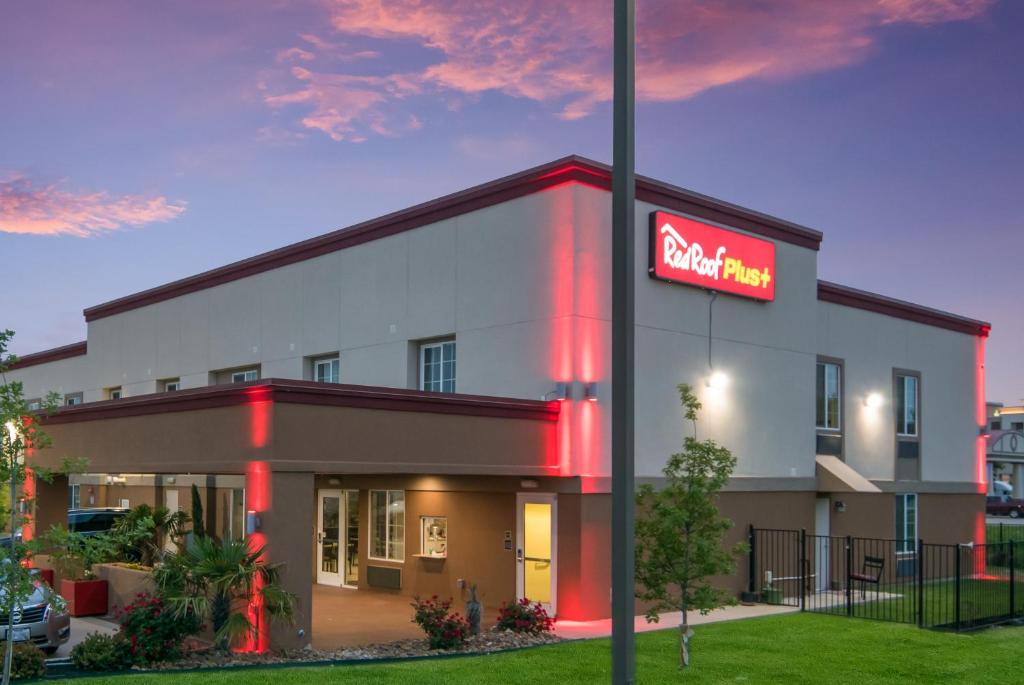 Red Roof Inn PLUS+ Fort Worth - Burleson - main image