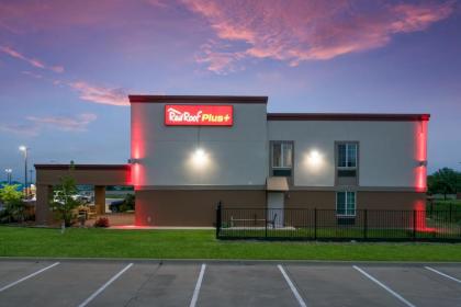 Red Roof Inn PLUS+ Fort Worth - Burleson - image 15