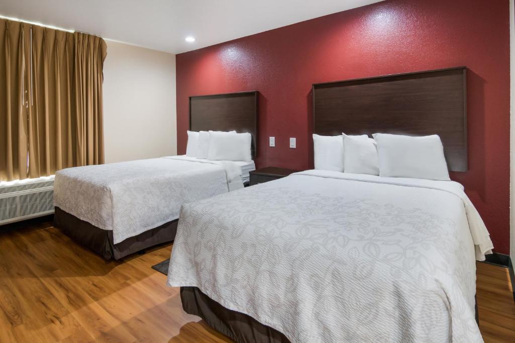 Red Roof Inn PLUS+ Fort Worth - Burleson - image 6