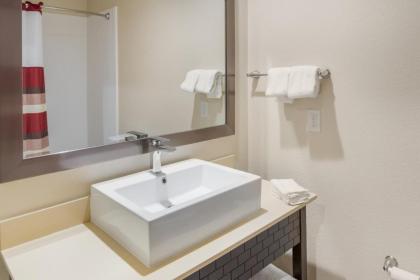 Red Roof Inn PLUS+ Fort Worth - Burleson - image 7