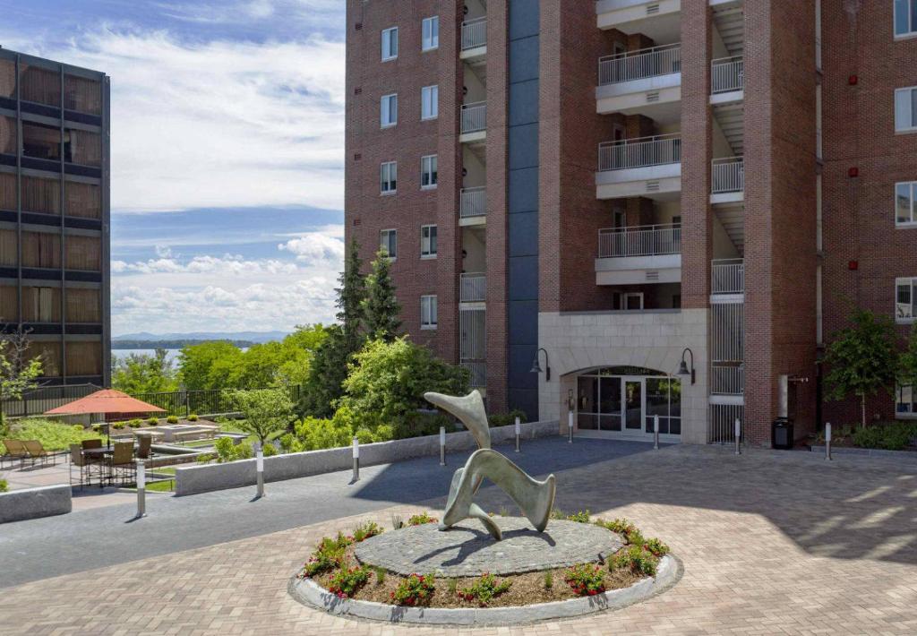 Courtyard Burlington Harbor - main image