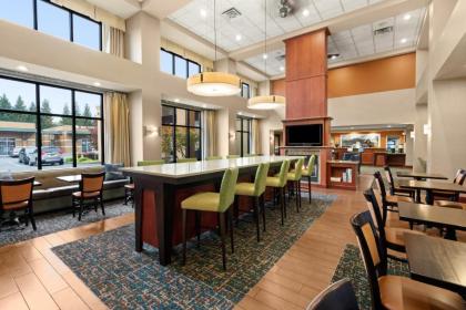 Hampton Inn & Suites Burlington - image 10