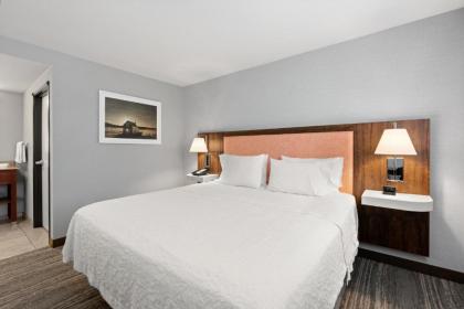 Hampton Inn & Suites Burlington - image 18