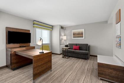 Hampton Inn & Suites Burlington - image 21