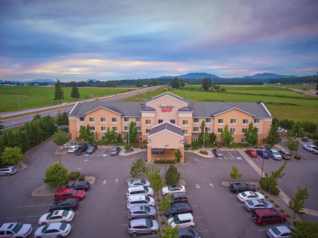 Fairfield Inn & Suites Burlington - image 2