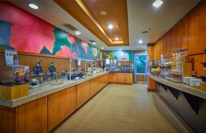 Fairfield Inn & Suites Burlington - image 9