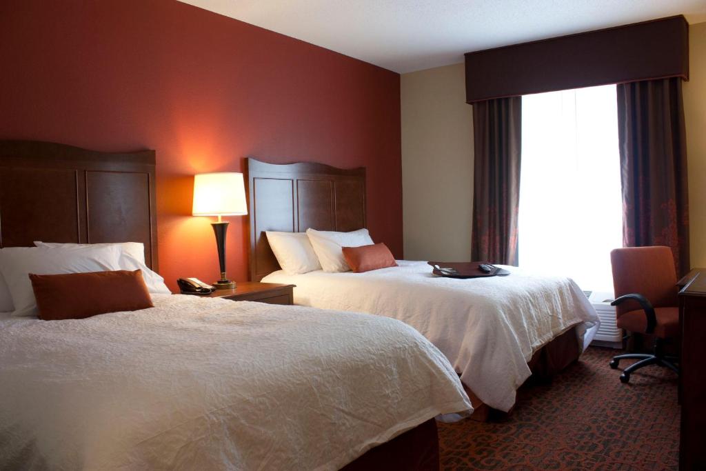 Hampton Inn - Burlington - image 3