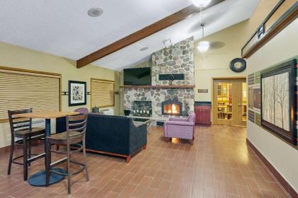 AmericInn by Wyndham Burlington - image 15