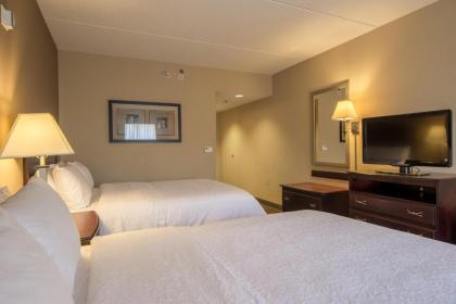 Hampton Inn & Suites Burlington - image 19