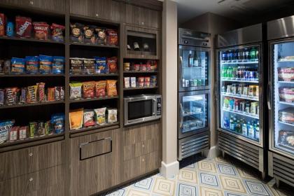 Courtyard by Marriott Burlington - image 3