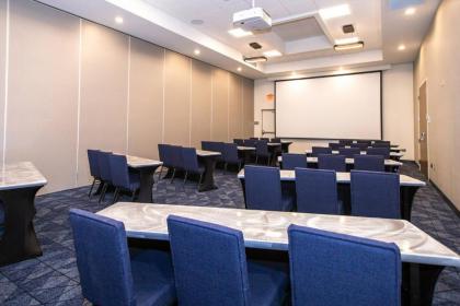 Courtyard by Marriott Burlington - image 4