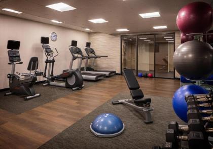 Courtyard by Marriott Burlington - image 9