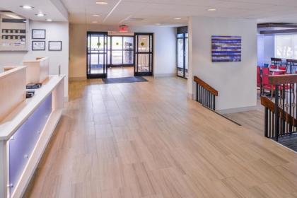 Holiday Inn Express Burlington an IHG Hotel - image 13