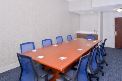 Holiday Inn Express Burlington an IHG Hotel - image 9