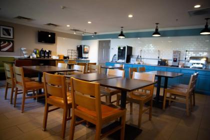 Country Inn & Suites by Radisson Burlington (Elon) NC - image 15