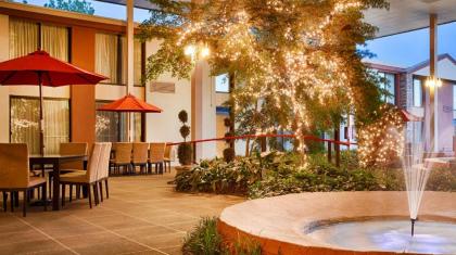 Best Western Plus Burlington - image 15