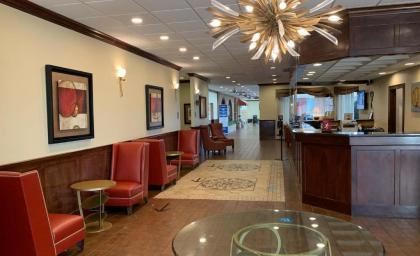 Best Western Plus Burlington - image 5