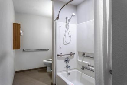 Microtel Inn & Suites by Wyndham Burlington - image 8