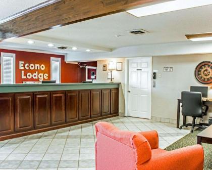 Econo Lodge Burlington I-40 - image 8