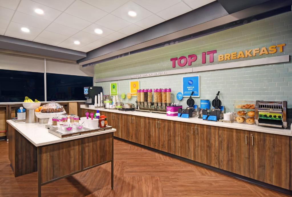 Tru By Hilton Burlington - image 2