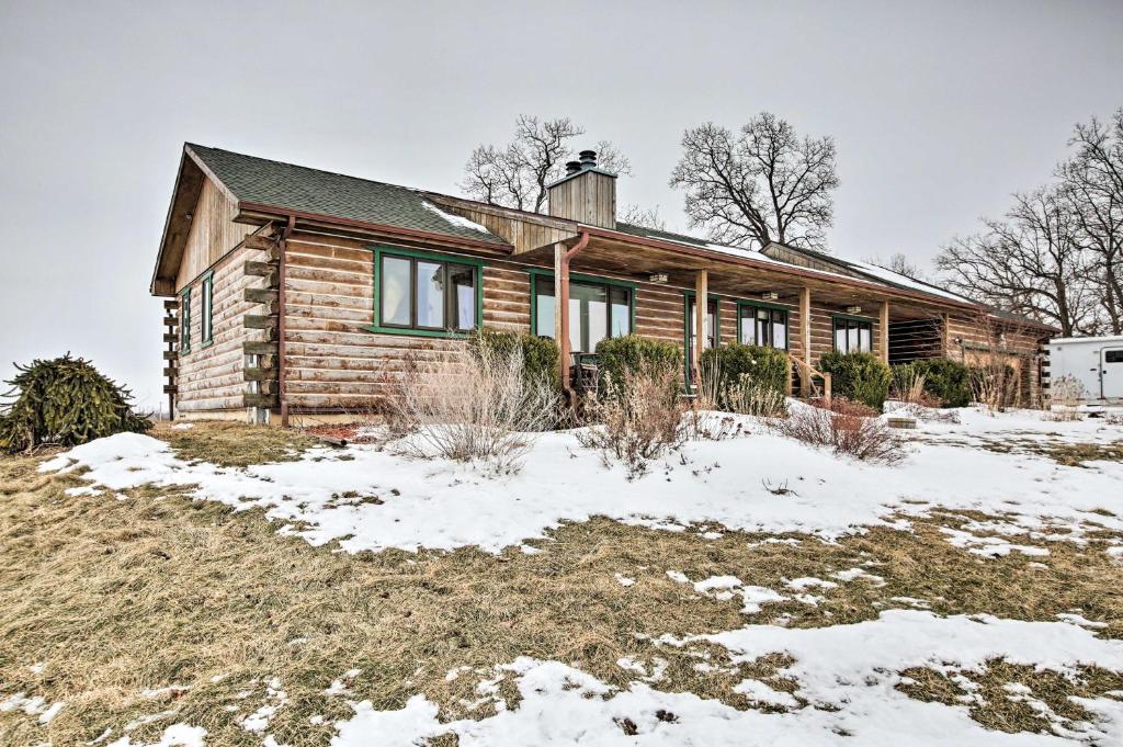 Updated Cabin on 7 Acres - Near Lake Geneva! - image 3
