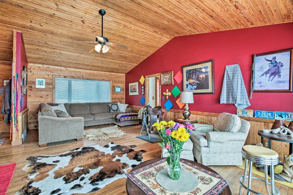 Updated Cabin on 7 Acres - Near Lake Geneva! - image 4