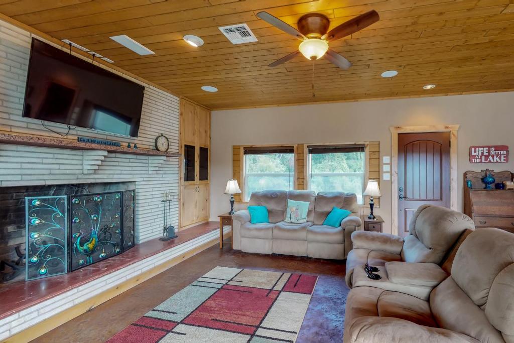 Arva's Retreat - image 2