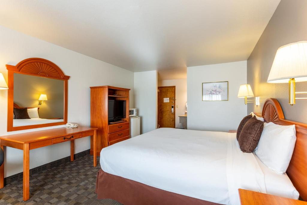 Americas Best Value Inn Burns - image 6