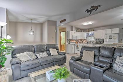 Scenic Home with Pool Access 3 Mi to Bushkill Falls - image 6