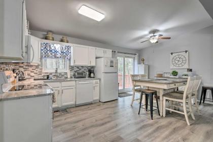 Scenic Home with Pool Access 3 Mi to Bushkill Falls - image 7