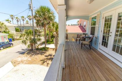Avery's Ocean Breeze 6 Bedrooms Sleeps 12 Pet Friendly Ocean View - image 5