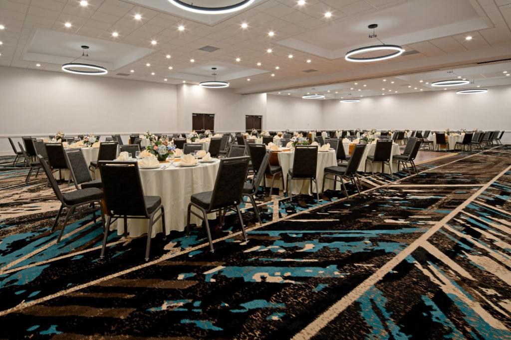 Residence Inn by Marriott Oxnard River Ridge - image 4