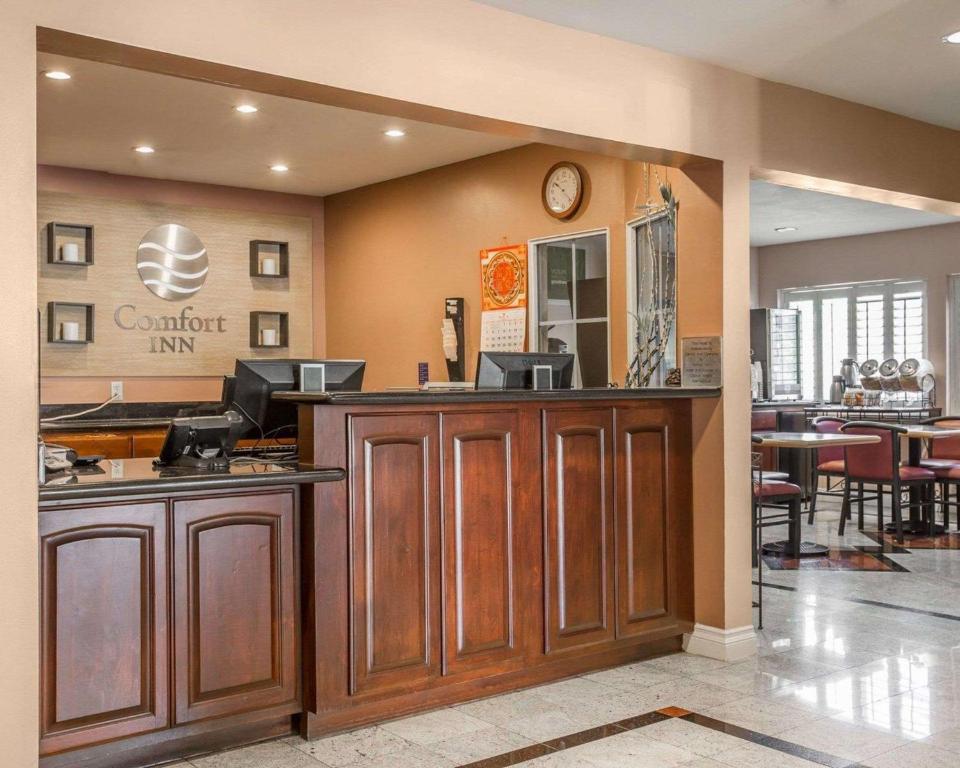 Comfort Inn Monterey Park - Los Angeles - image 5