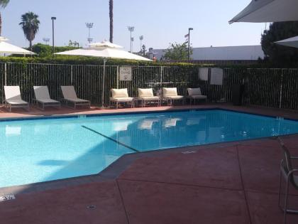 Best Western Plus Commerce Hotel - image 3