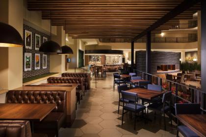 Embassy Suites San Francisco Airport - South San Francisco - image 4