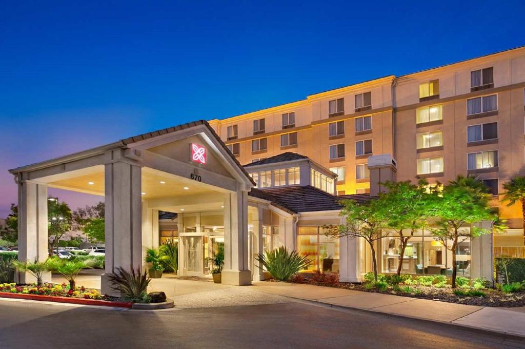 Hilton Garden Inn San Francisco Airport North - main image